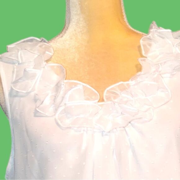 Dress Barn gorgeous white top with dainty design! New! - Picture 3 of 12
